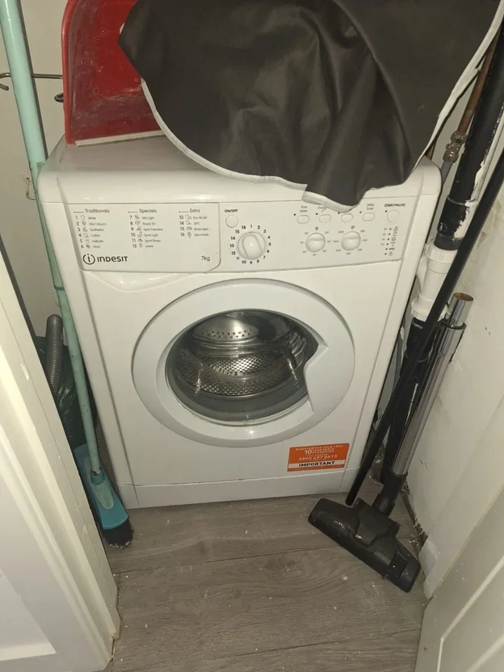 Room Hyde Crescent in Greater London