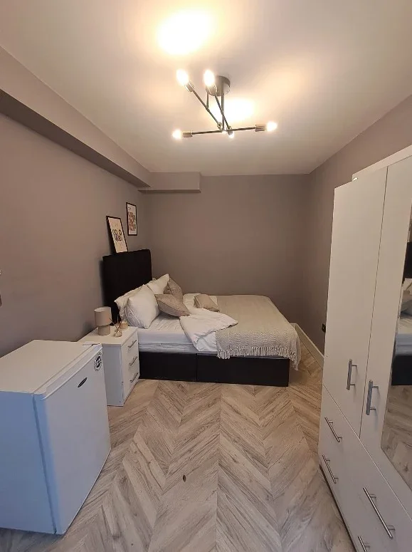 Room Thornton Avenue in Greater London