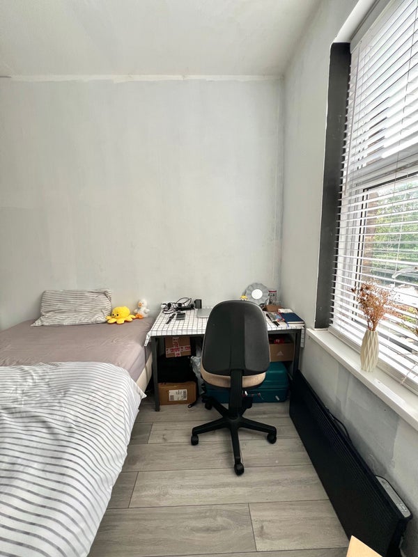 Room Lewisham High Street in Greater London