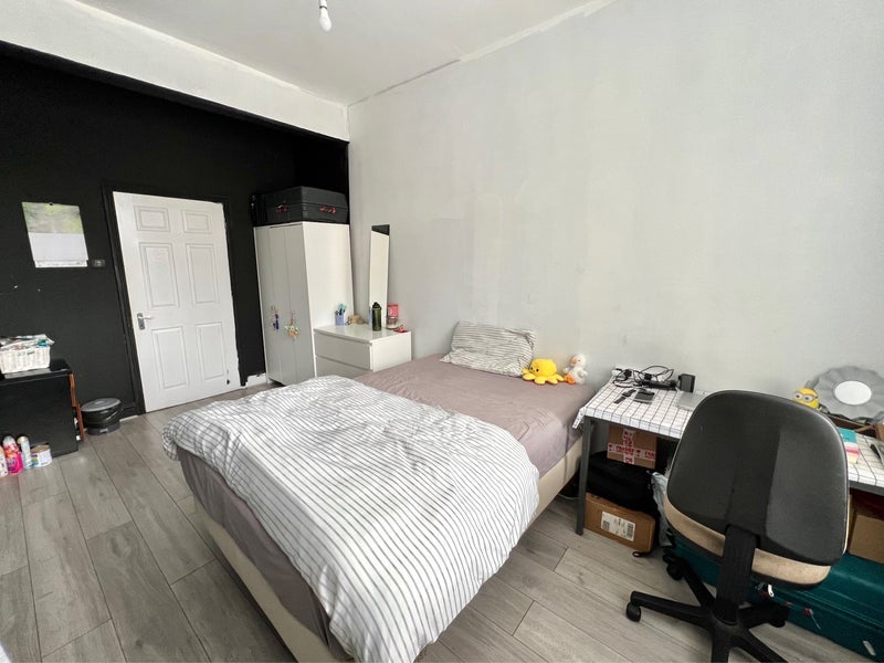 Room Lewisham High Street in Greater London
