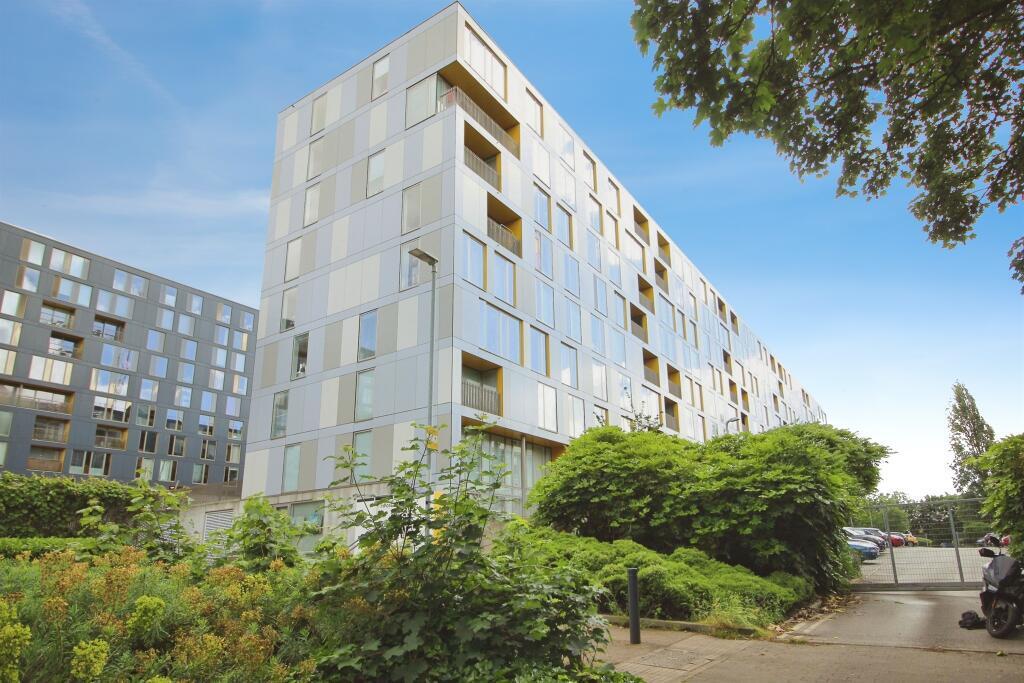 Flat Saxton Lane in Leeds