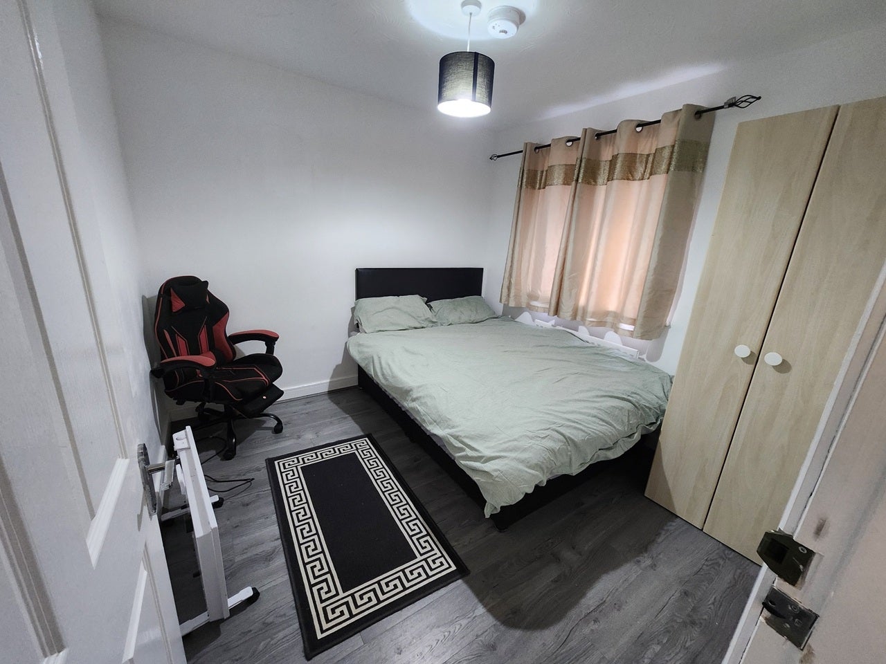 Room Primrose Close in Luton