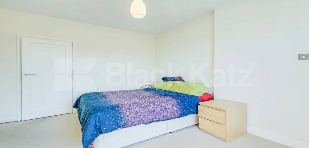 Flat Iverson Road in Greater London