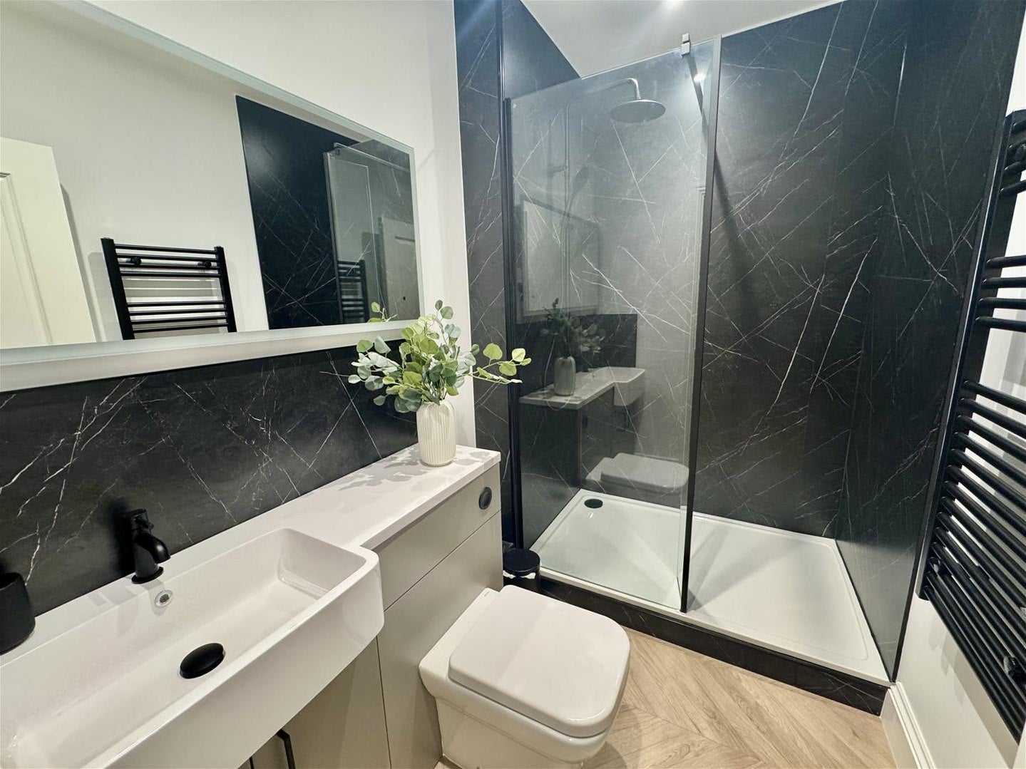 Flat Albemarle Crescent in Scarborough