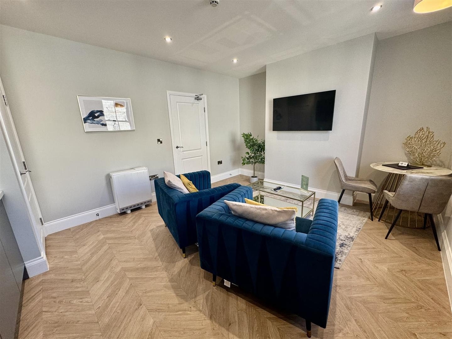 Flat Albemarle Crescent in Scarborough
