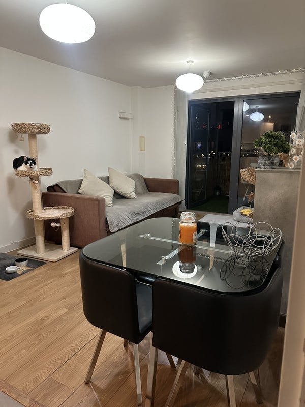 Room Turner Street in Greater London
