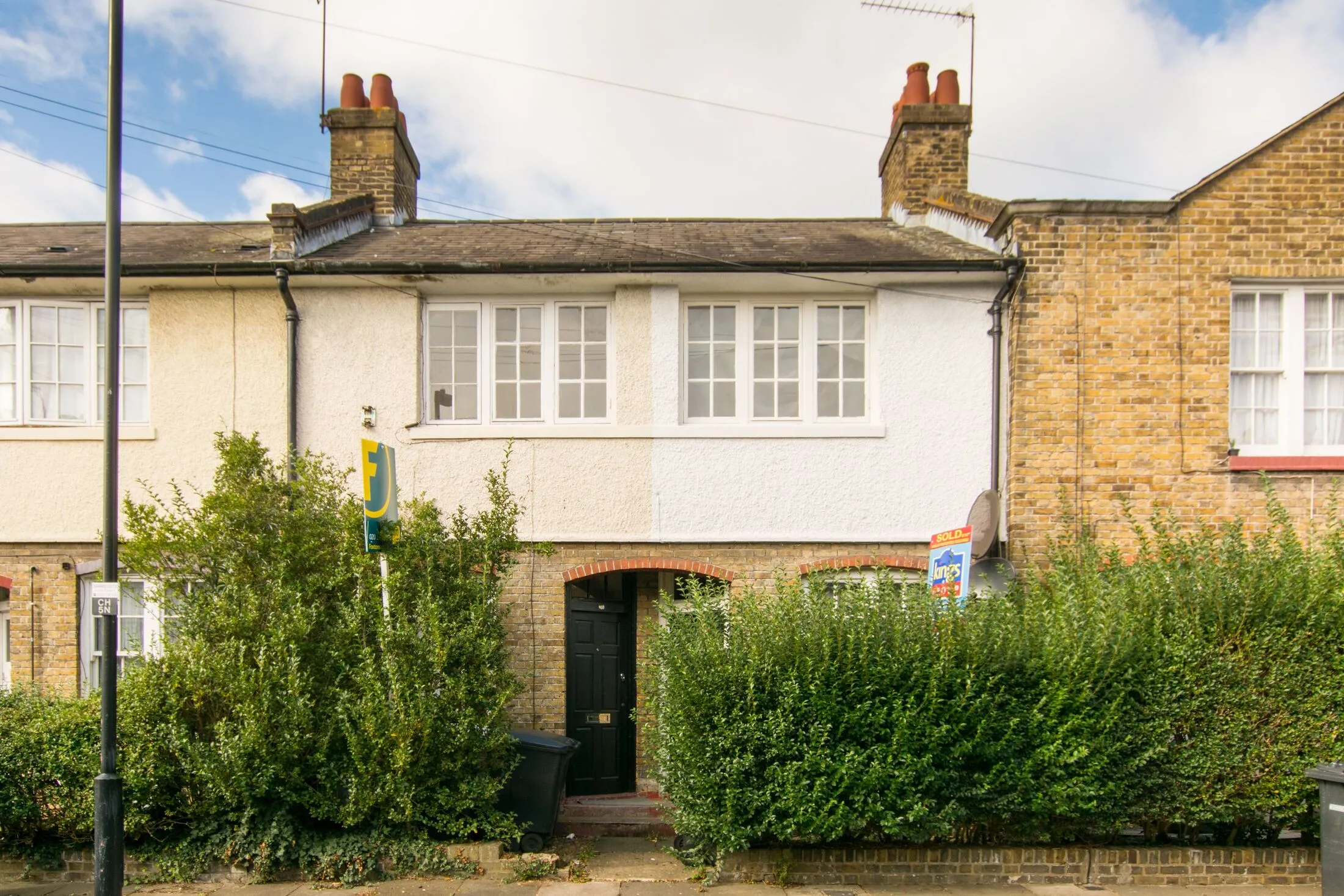 House Chesthunte Road in Greater London