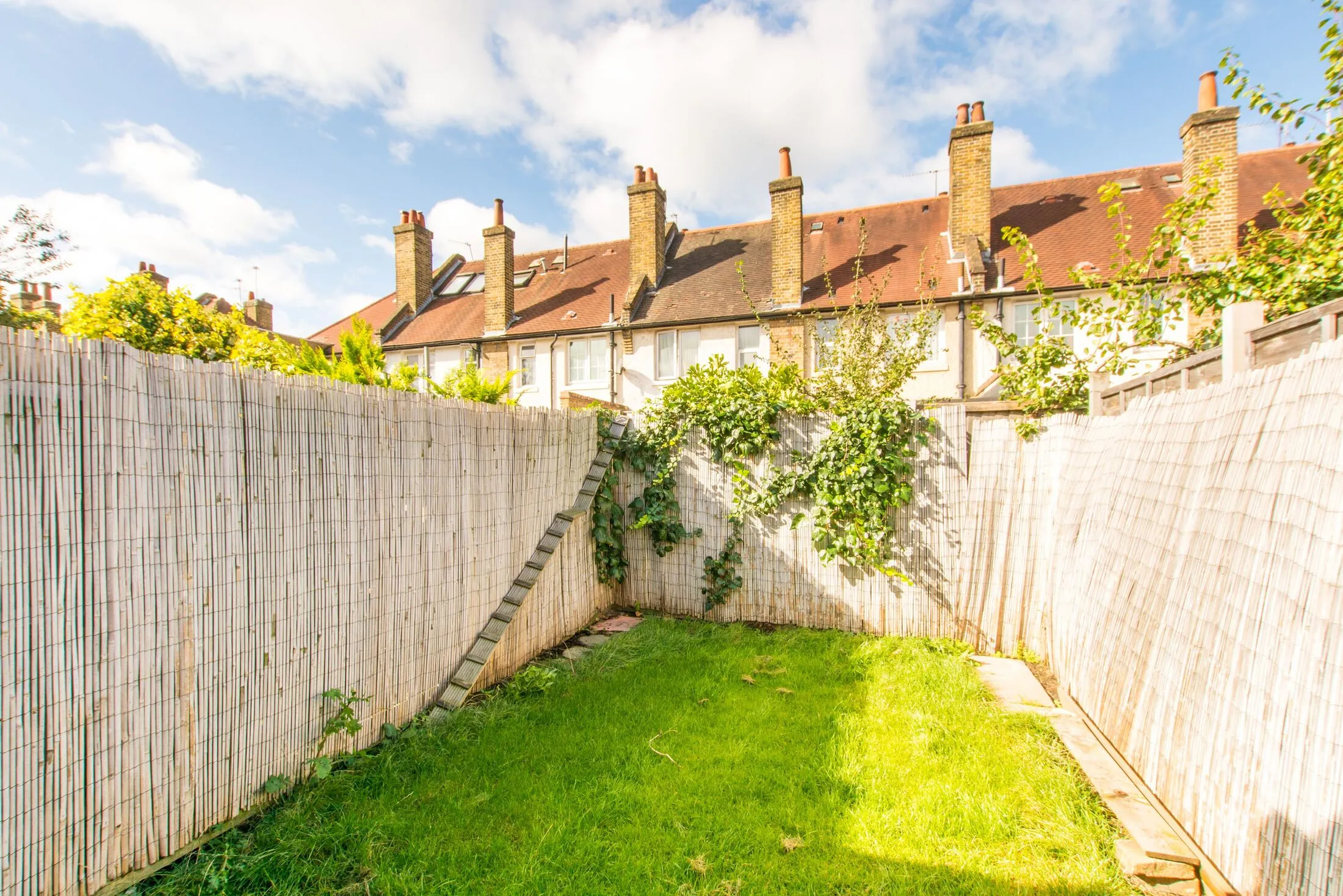 House Chesthunte Road in Greater London