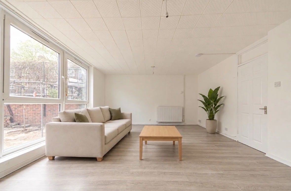 Flat Myrtle Walk in Greater London
