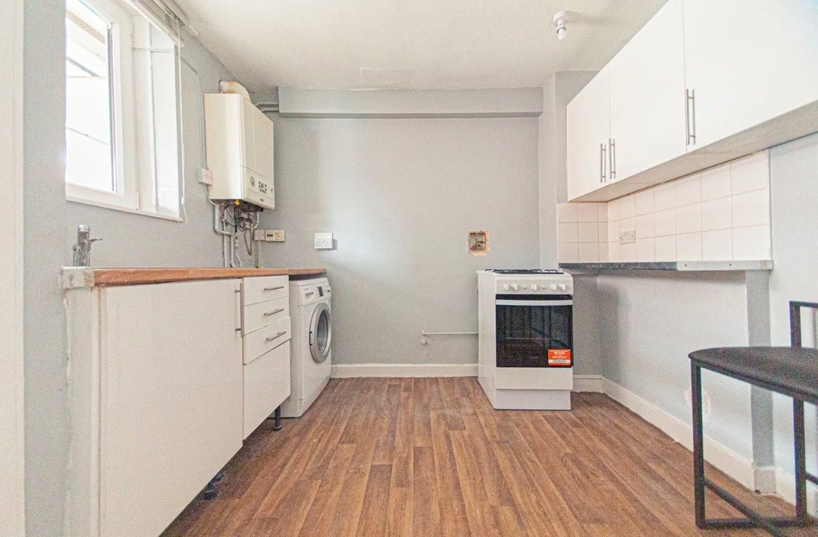 Flat Myrtle Walk in Greater London