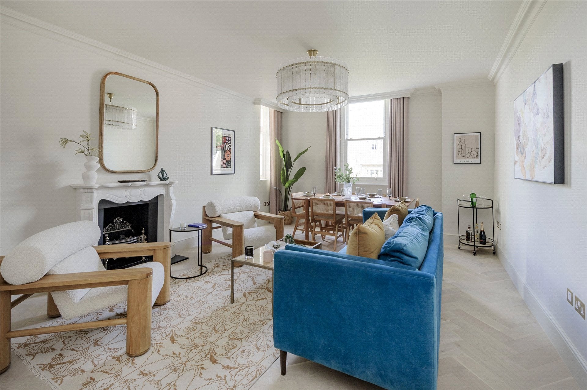 Flat Pembridge Gardens in Greater London