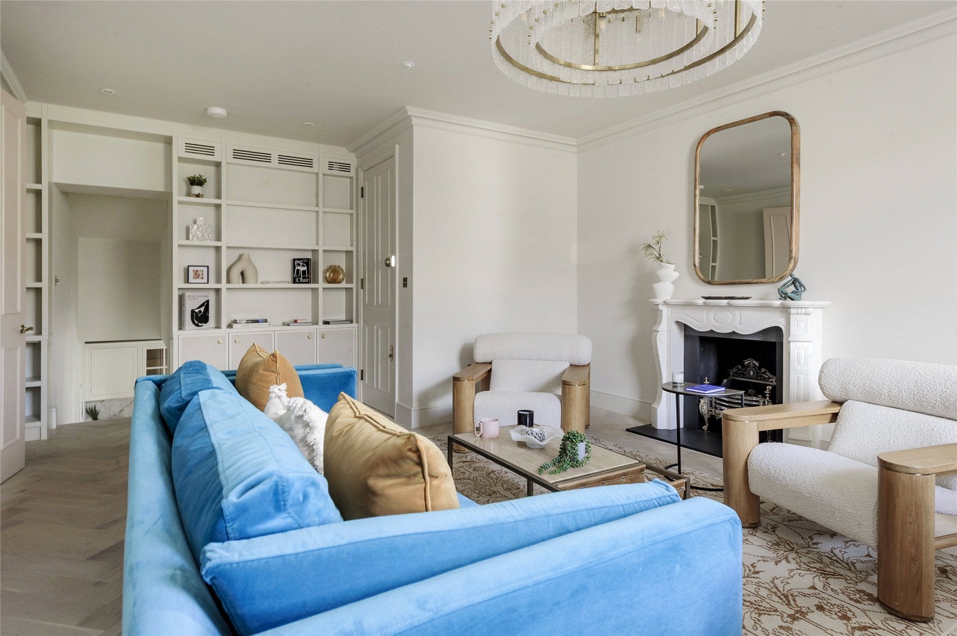 Flat Pembridge Gardens in Greater London