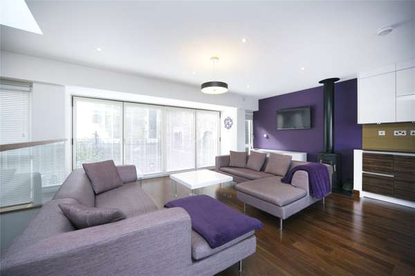 House Lough Road in Greater London