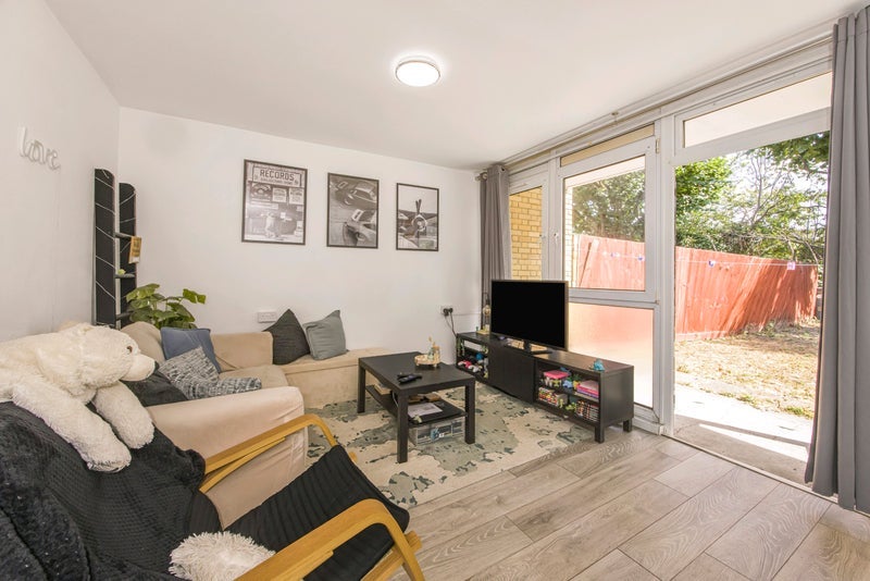 Flat St Leonard's Road in Greater London
