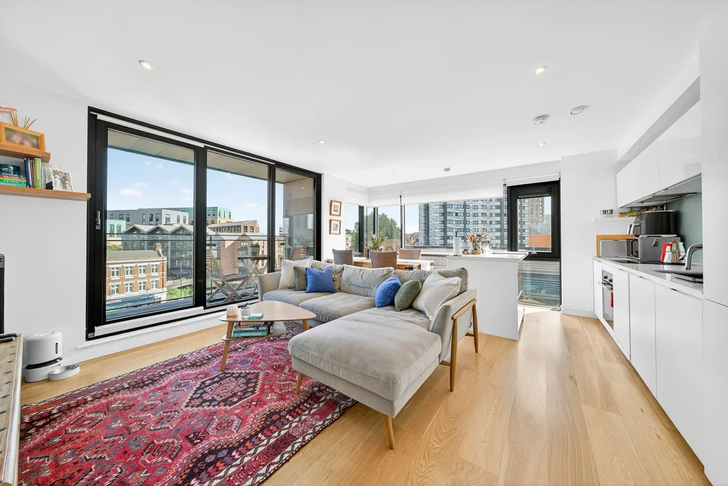 Flat Hardwicks Square in Greater London