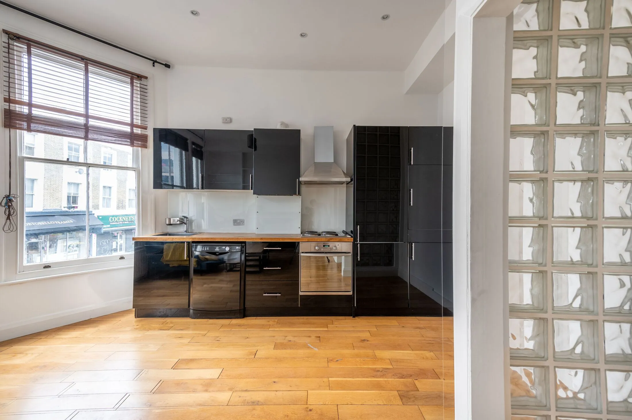 Flat Saint Lawrence Terrace in Greater London