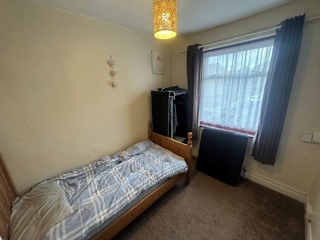 Flat Northfield Road in Greater London