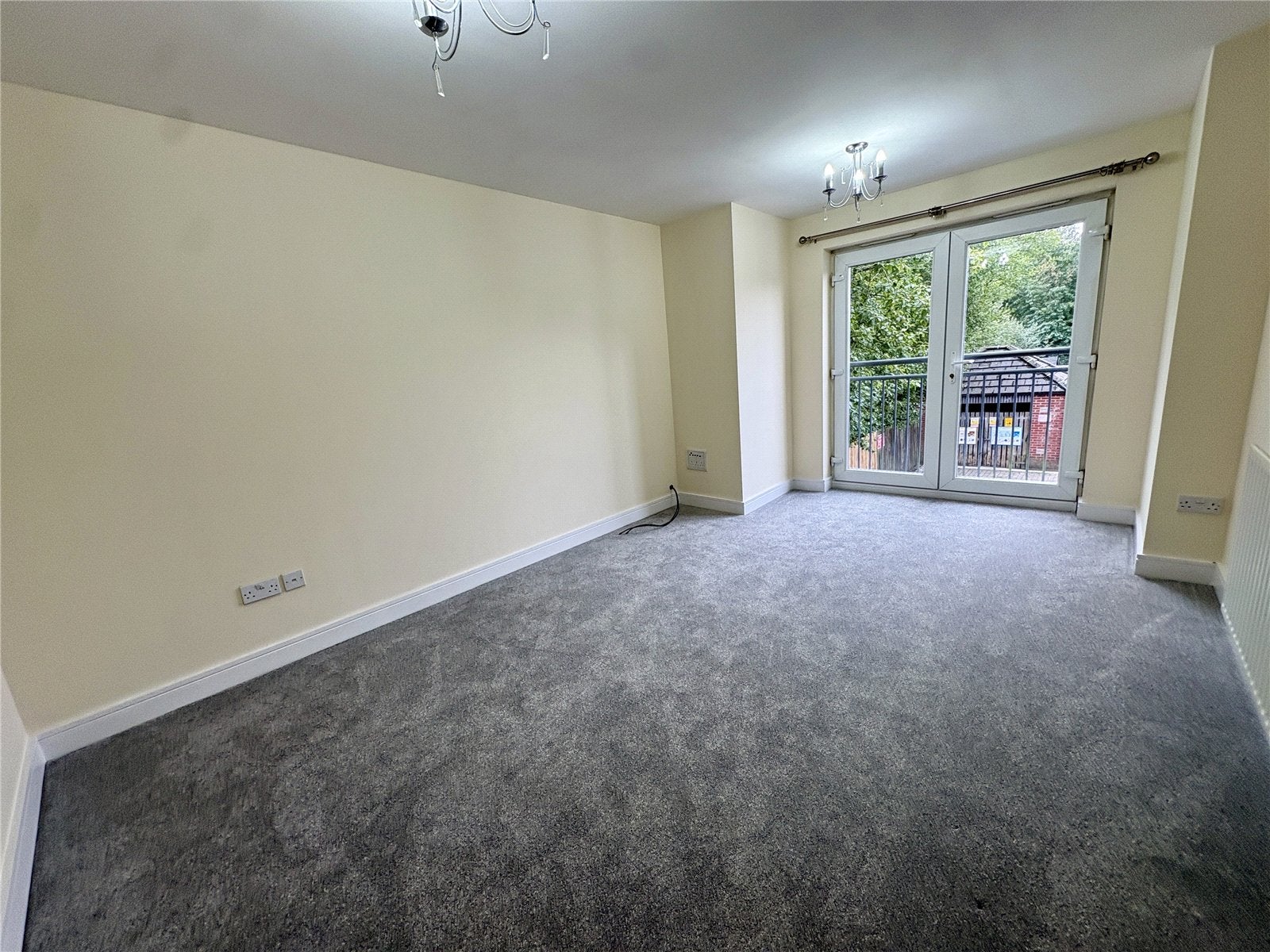 Flat Baldwins Close in Royton