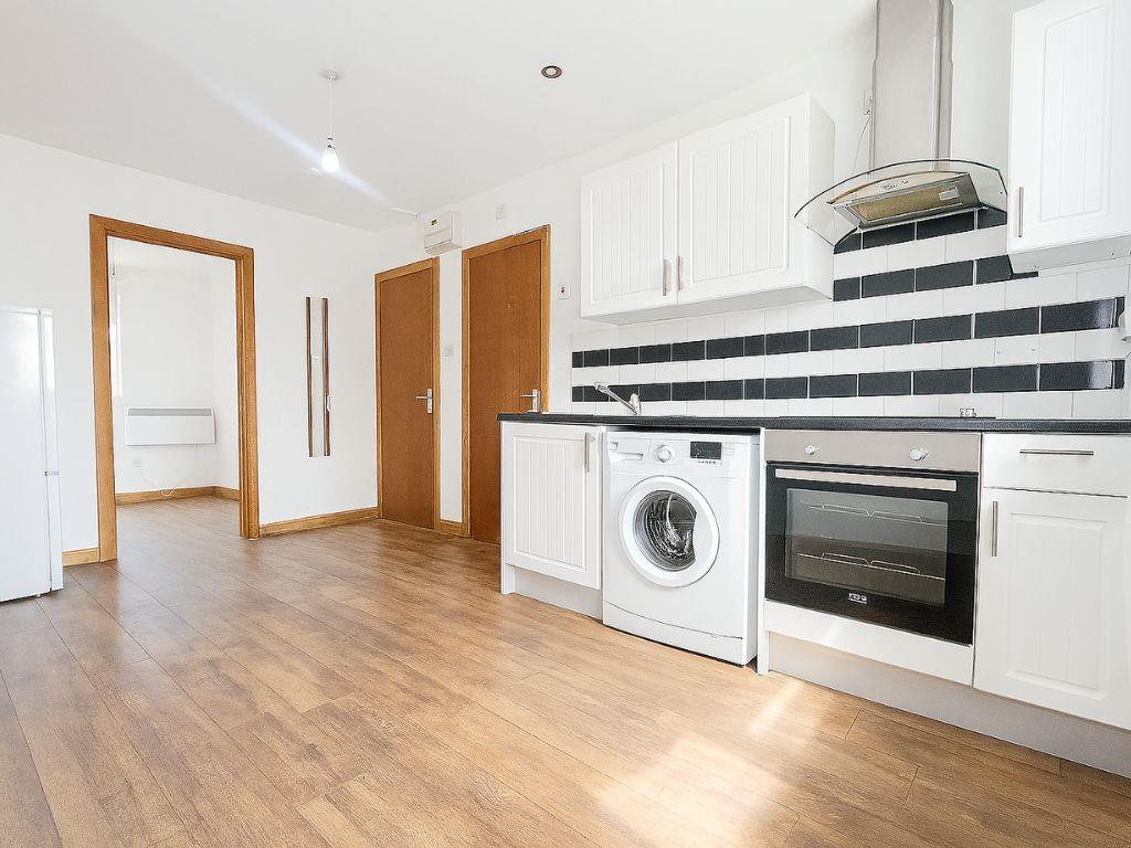 Flat King Edward Road in Waltham Cross