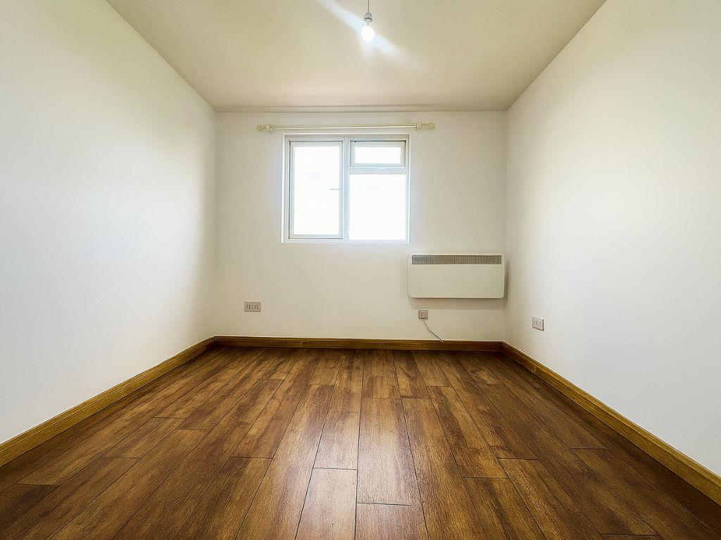 Flat King Edward Road in Waltham Cross