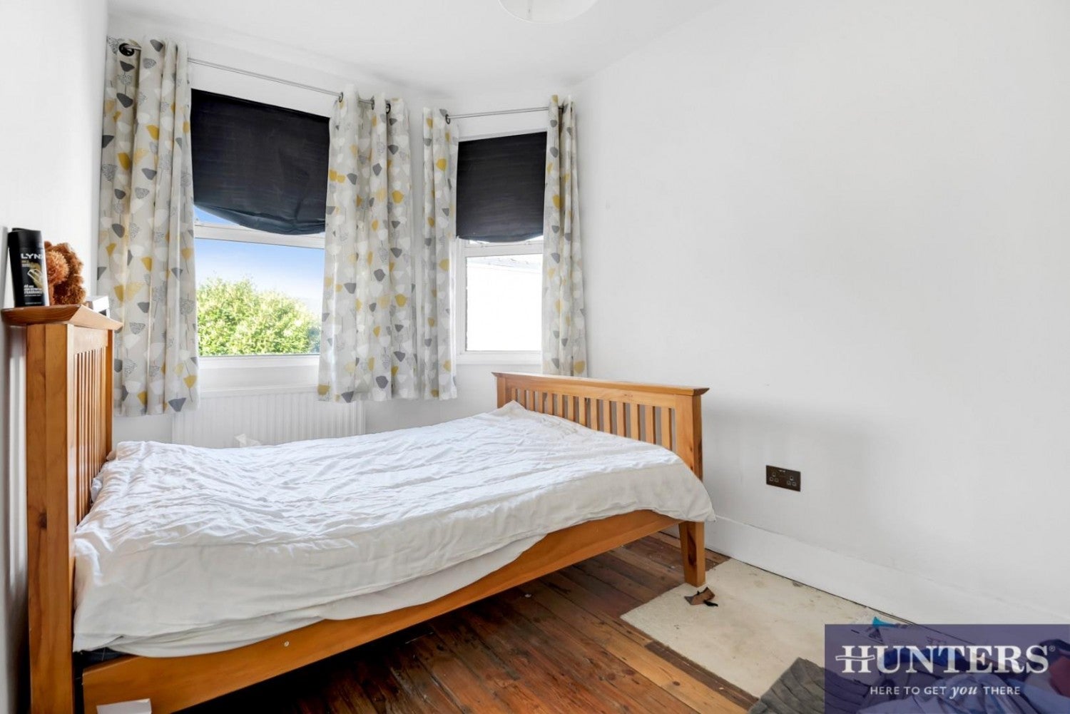 Flat Ballards Lane in Greater London