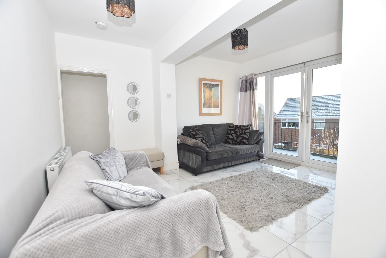 Flat Newbridge Lane in Chesterfield