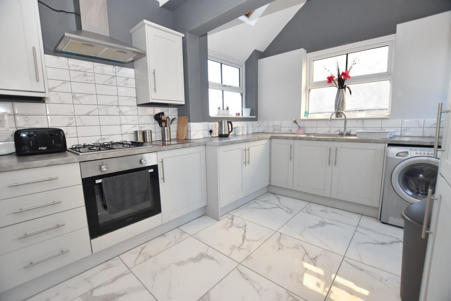 Flat Newbridge Lane in Chesterfield