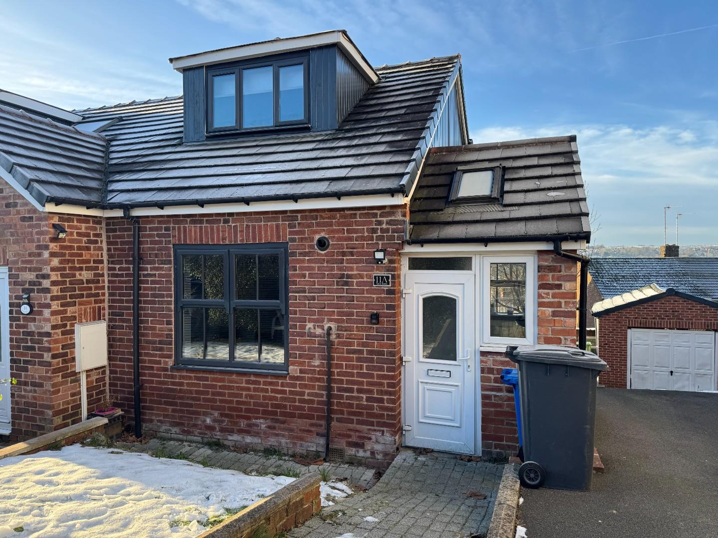 Flat Newbridge Lane in Chesterfield