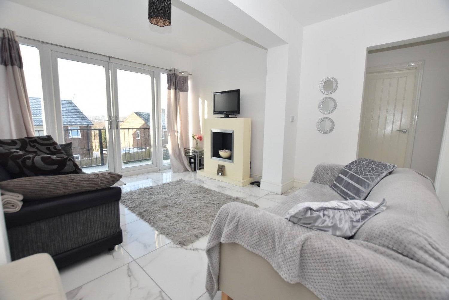 Flat Newbridge Lane in Chesterfield