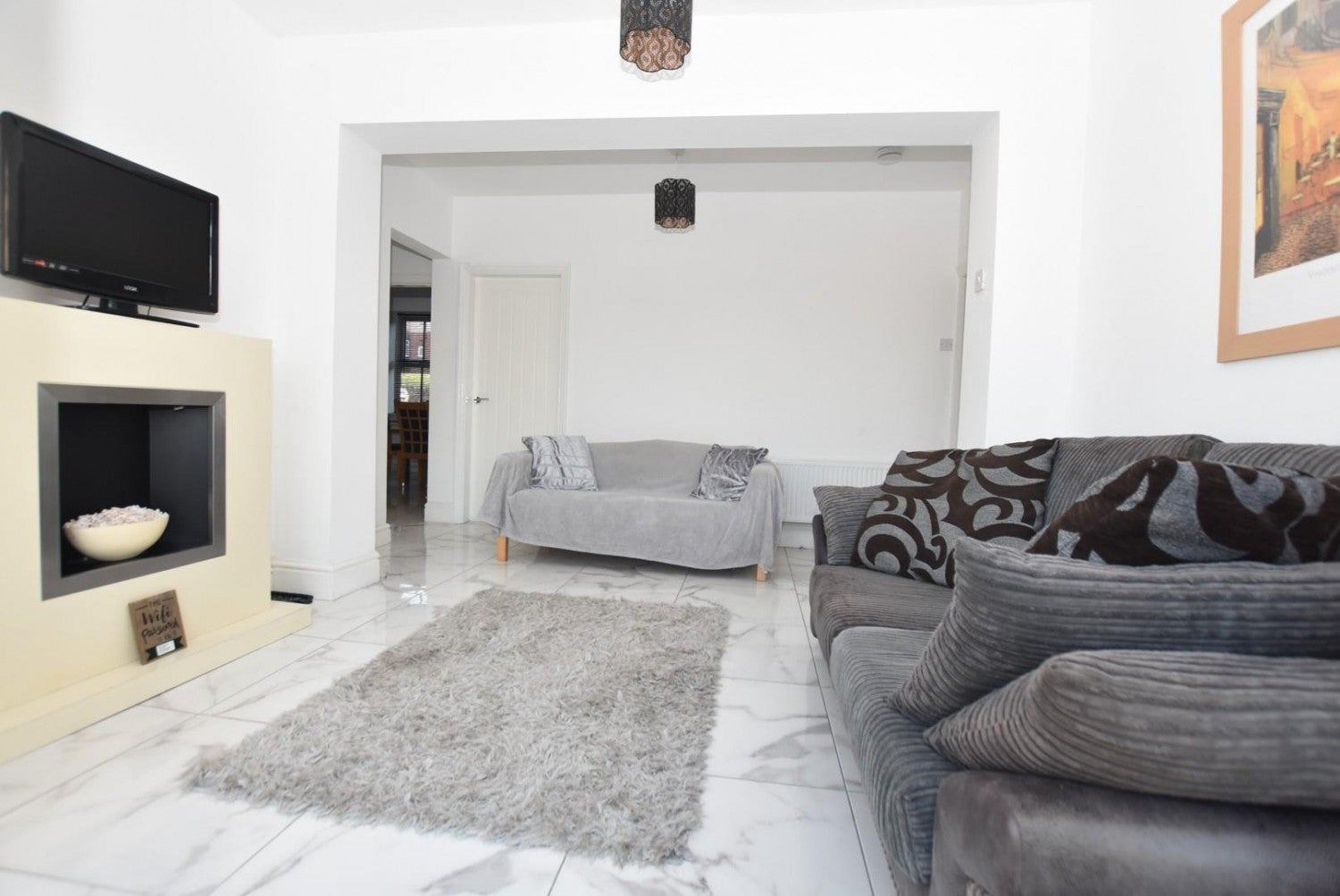 Flat Newbridge Lane in Chesterfield