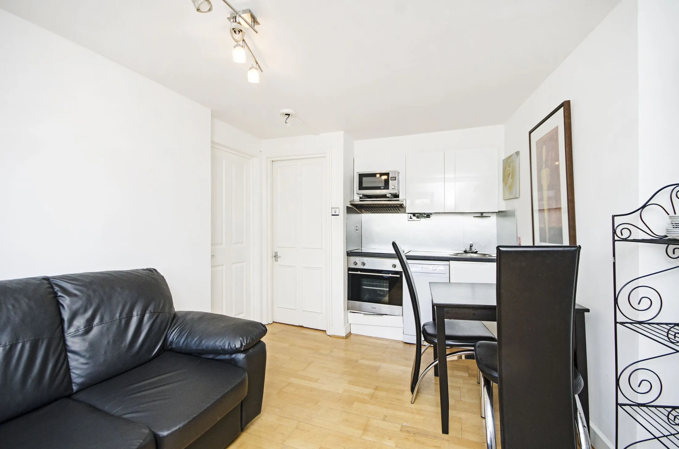 Flat Finchley Road in City of Westminster
