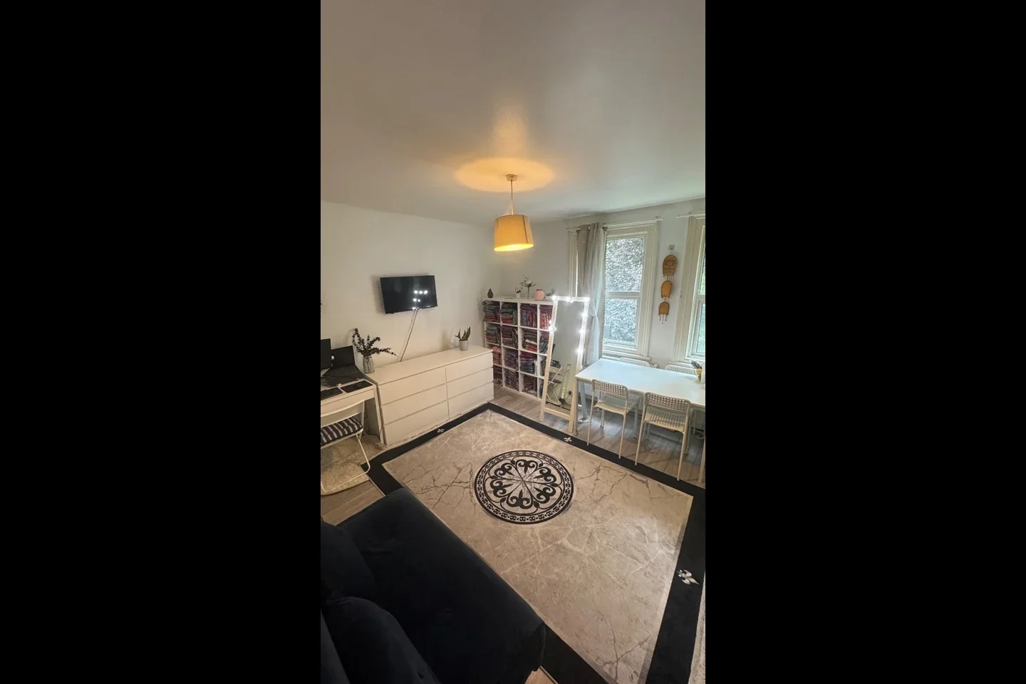 Flat Glossop Road in Greater London