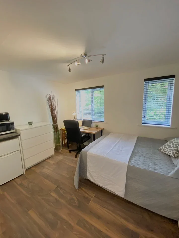 Room Inwen Court in Greater London