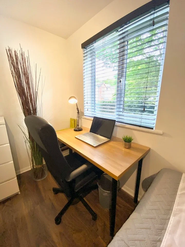Room Inwen Court in Greater London