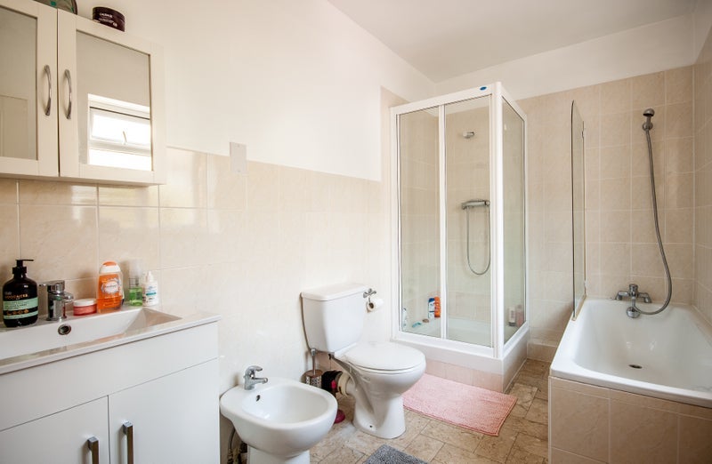 Room Wolverton Gardens in Greater London