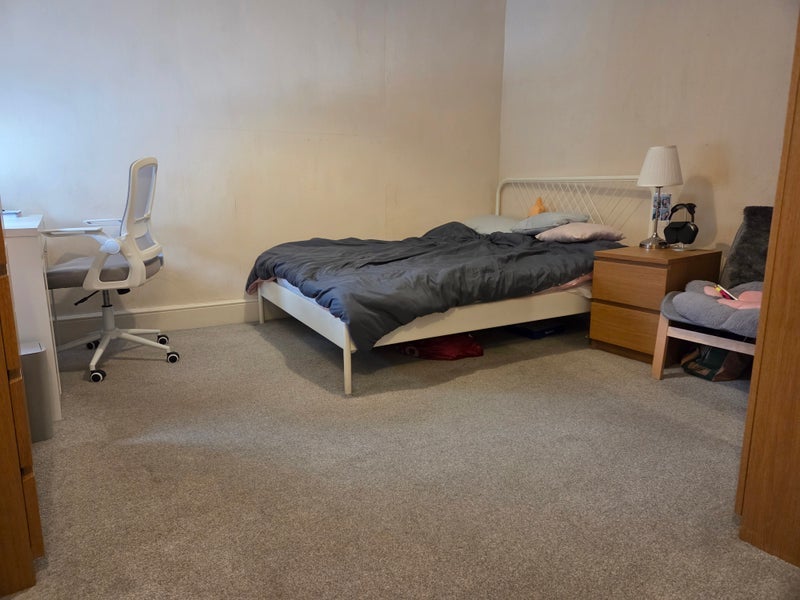 Room Wolverton Gardens in Greater London