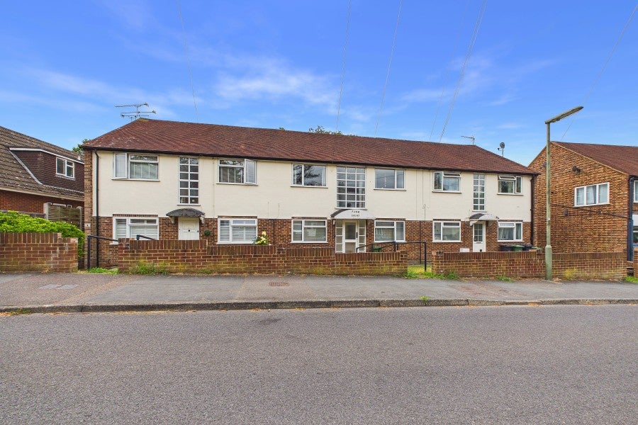 Flat Farm Road in Surrey Heath