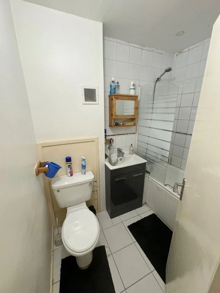 Room Highcliffe Drive in Greater London