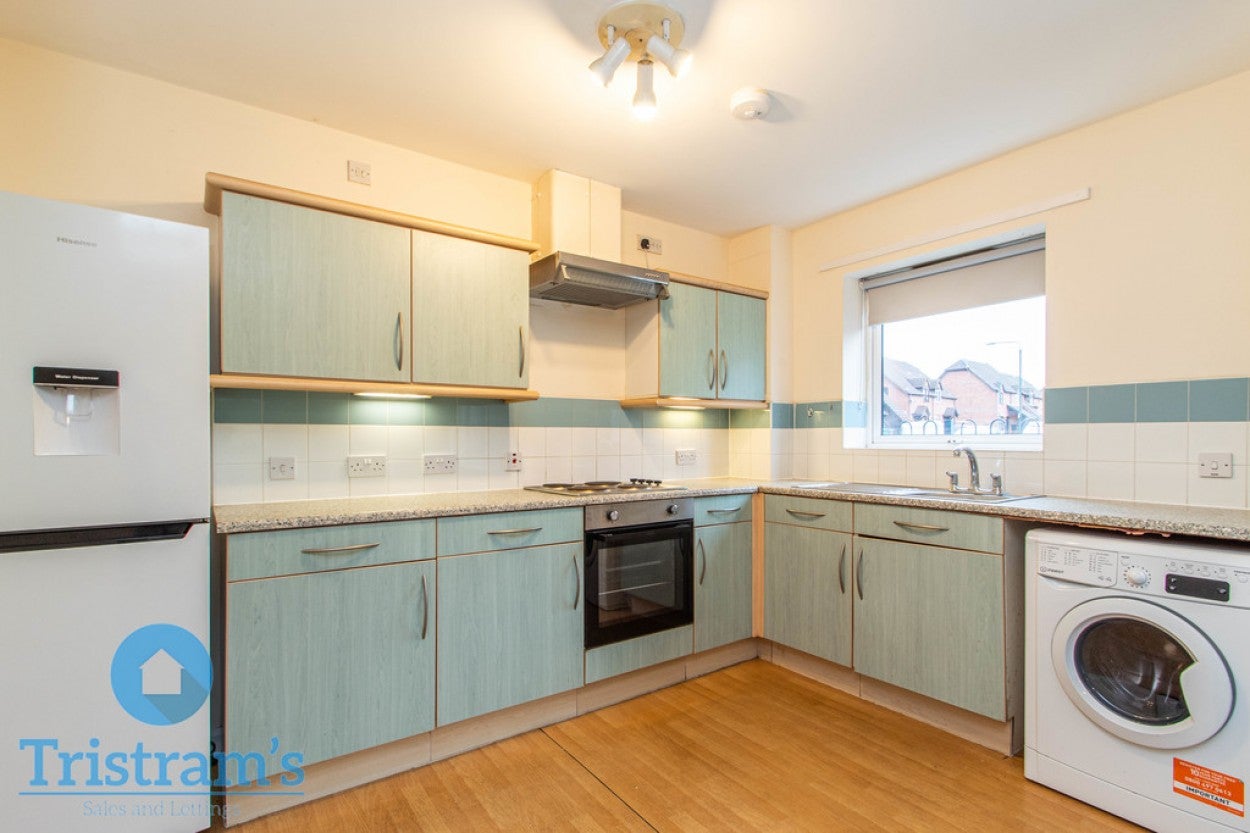 Flat Hawton Crescent in Nottingham