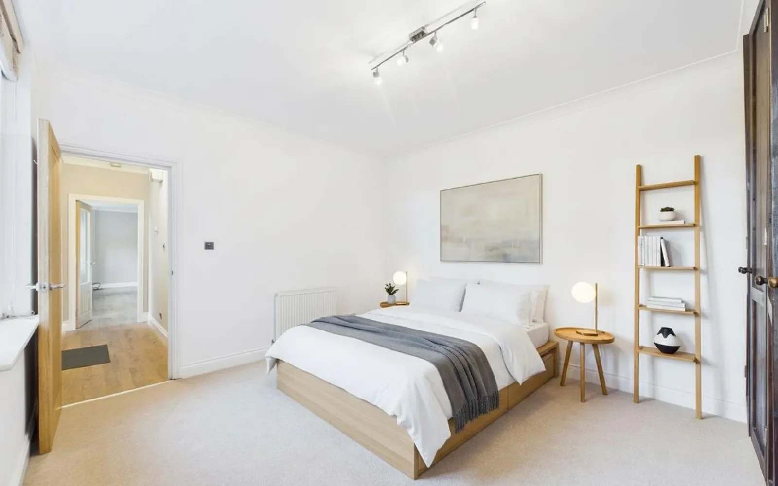 Flat Gilbert Close in Greater London
