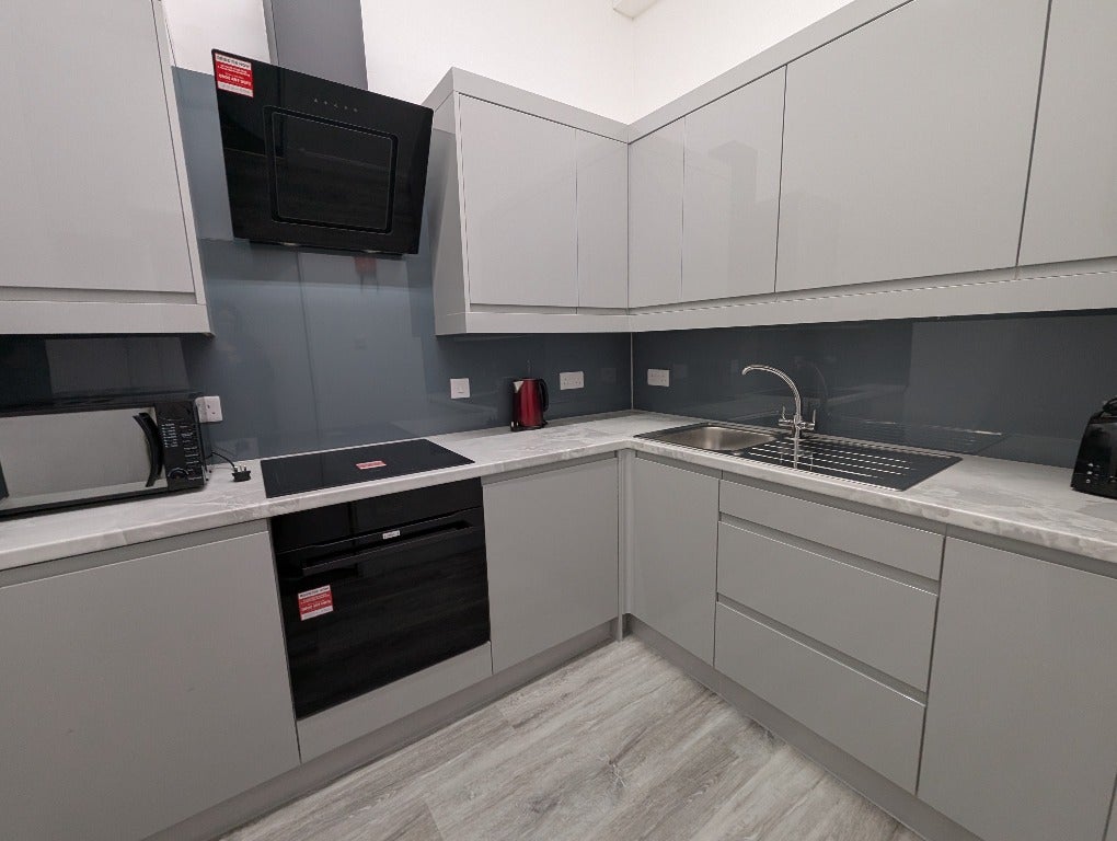 Flat Dalmeny Street in City of Edinburgh