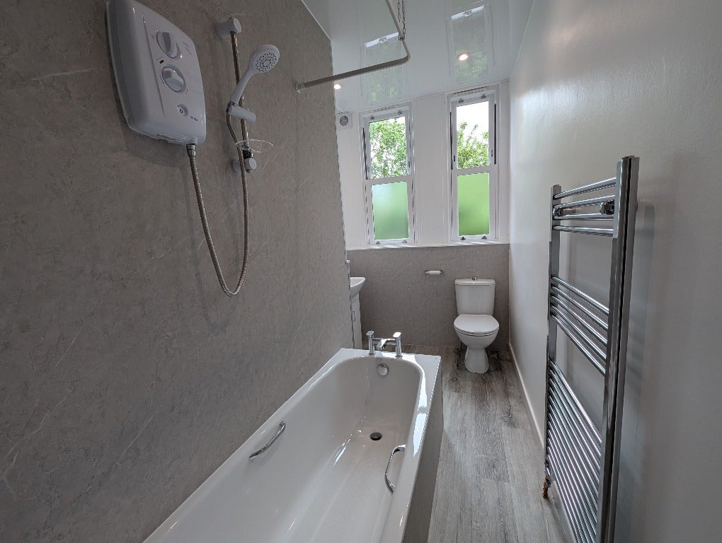 Flat Dalmeny Street in City of Edinburgh