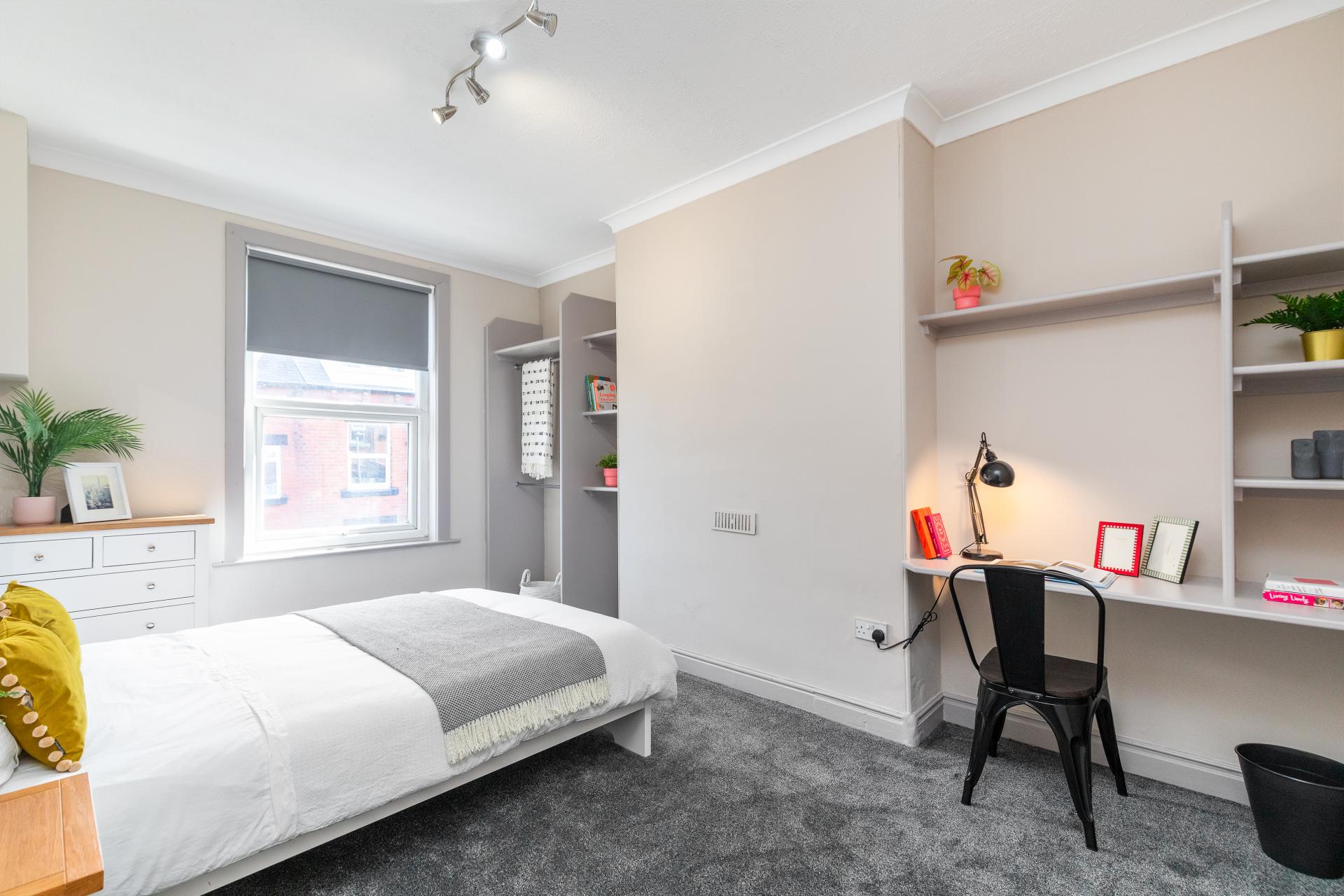 Room Delph Lane in Leeds