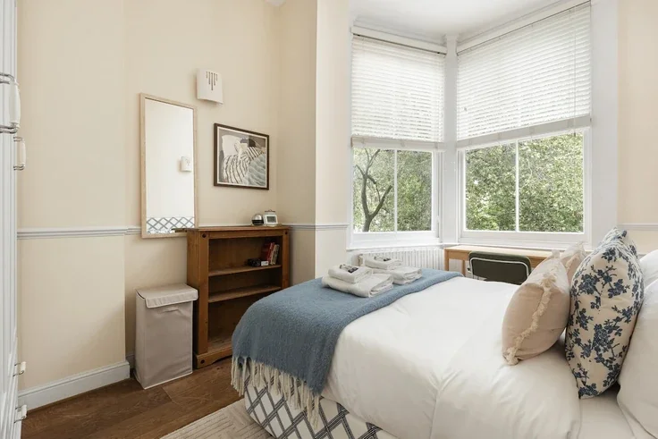 Flat Aldridge Road Villas in City of Westminster