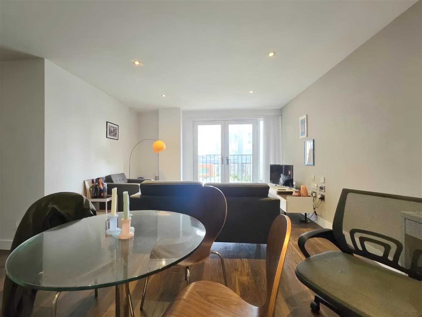 Flat Ordsall Lane in Salford