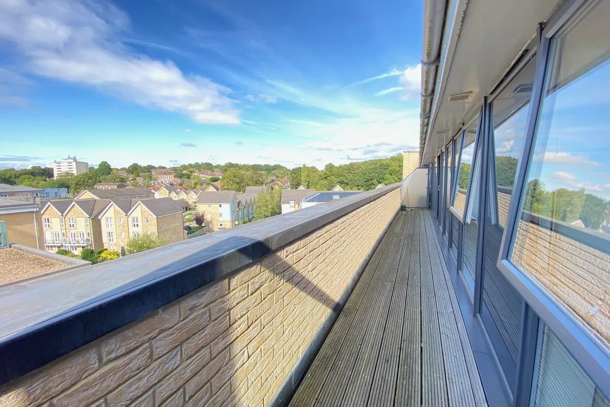 Flat Croxley Road in Dacorum