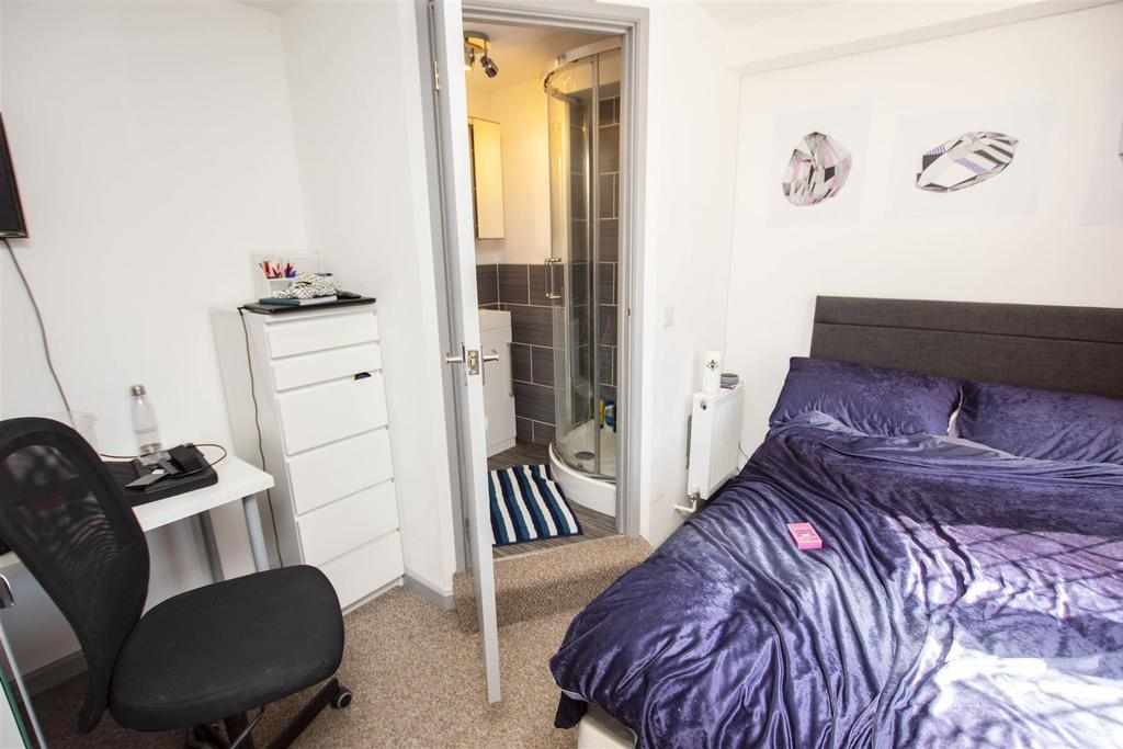 Flat Heeley Road in Birmingham