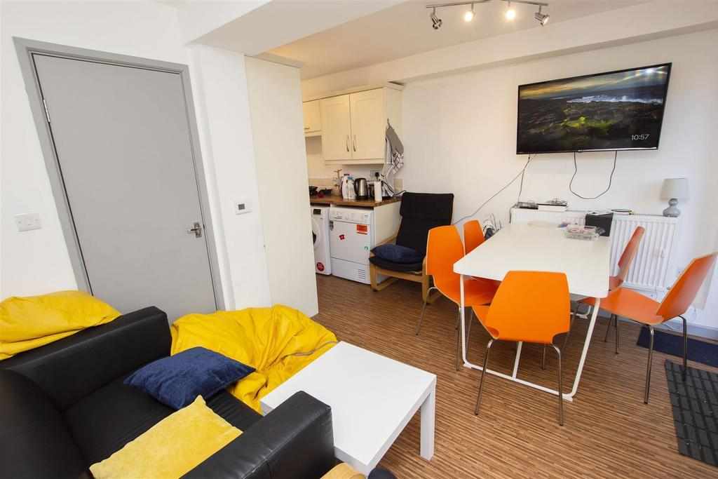 Flat Heeley Road in Birmingham