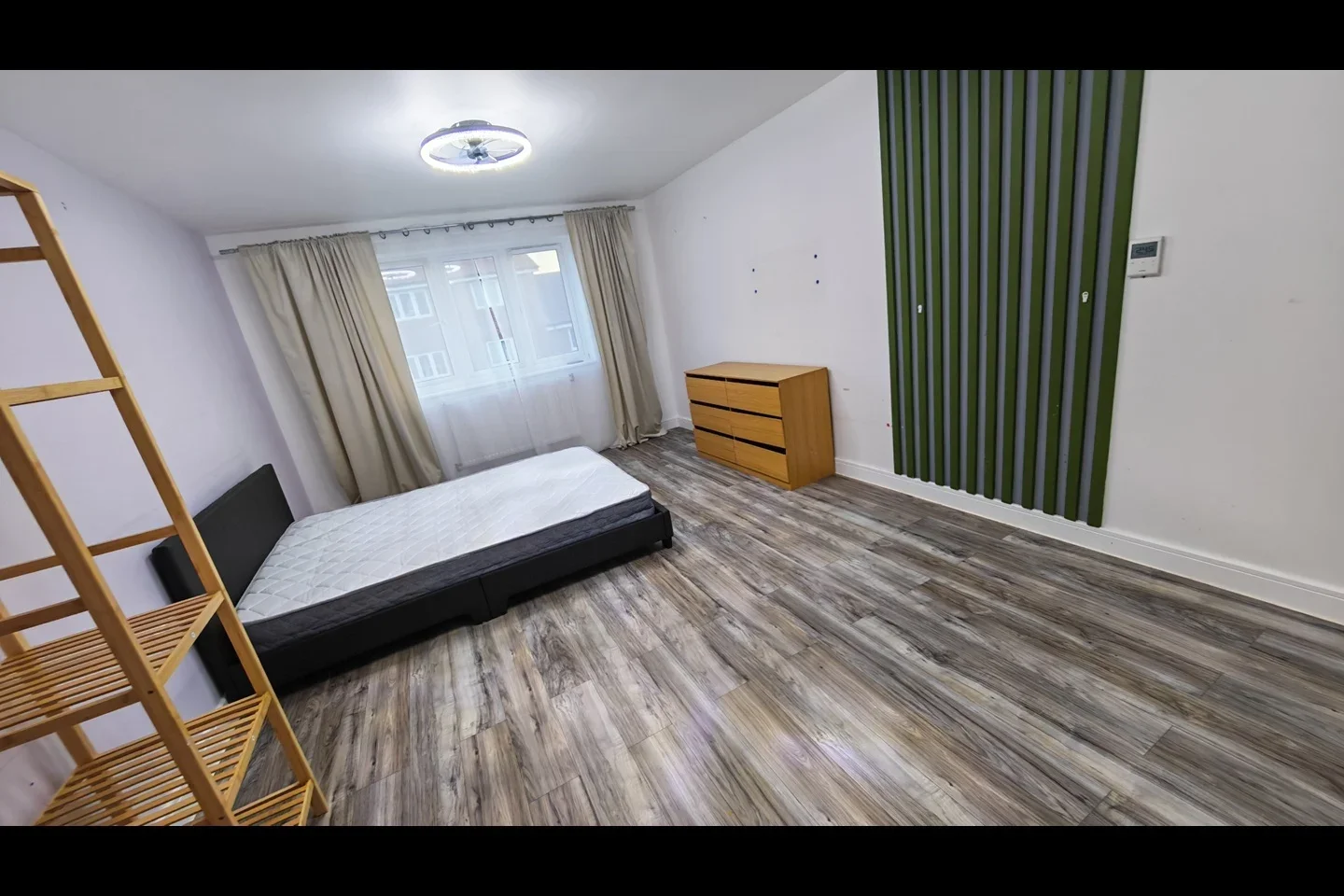 Room Blackthorn Avenue in Greater London