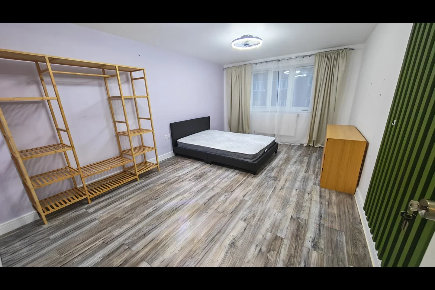 Room Blackthorn Avenue in Greater London